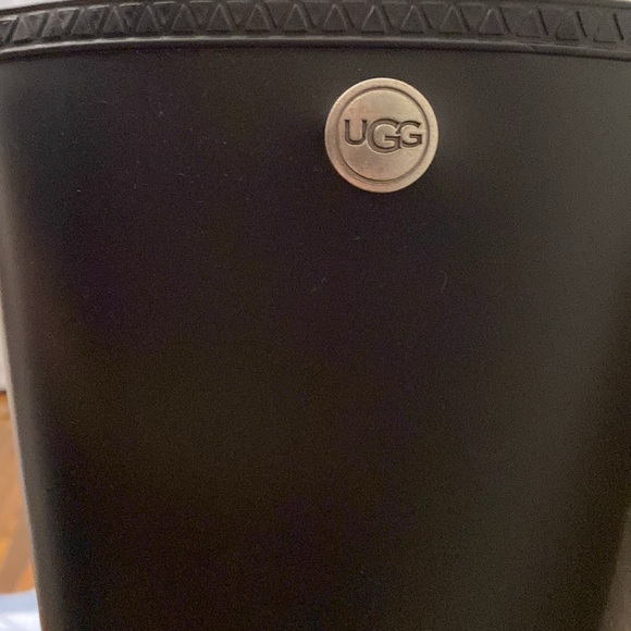 UGG Women's Shelby Matte Rain Boot - Picture 4 of 5